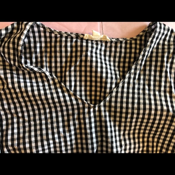 Jade and Delancey Women’s Blouse - Picture 2 of 4